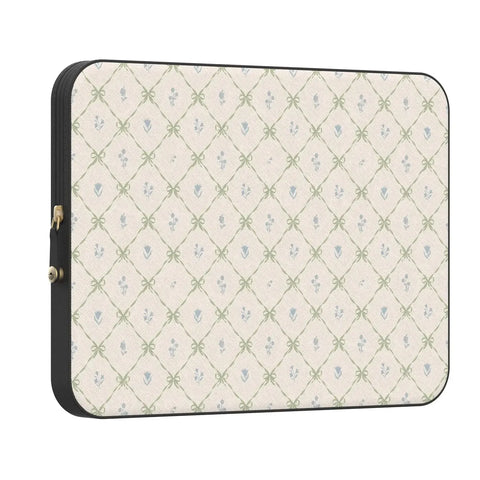 Petit Petals | Dainty Lattice Laptop Case