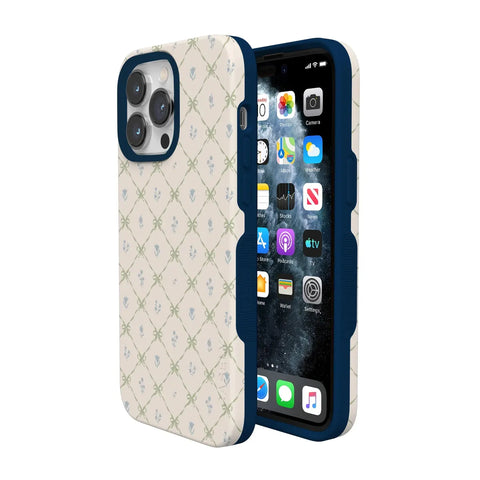 Petit Petals | Dainty Lattice Case
