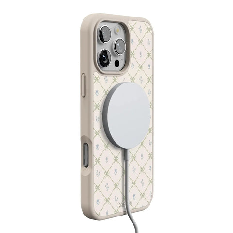 Petit Petals | Dainty Lattice Case