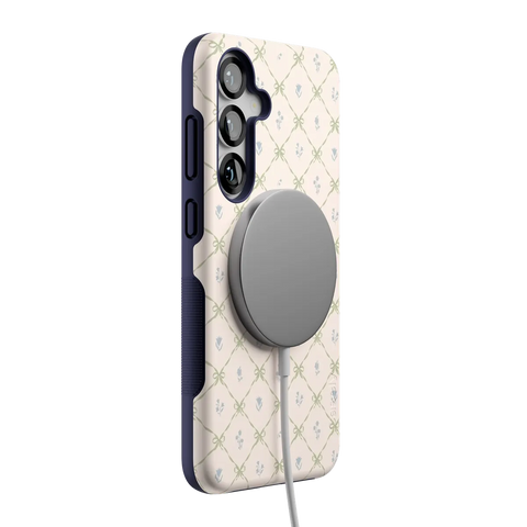 Petit Petals | Dainty Lattice Case