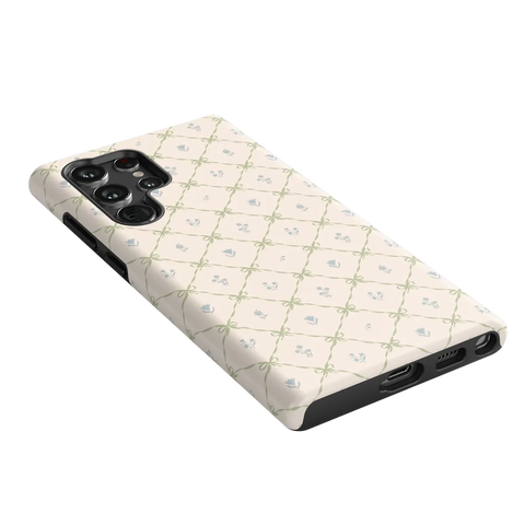Petit Petals | Dainty Lattice Case