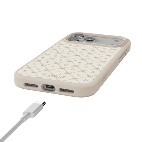 Petit Petals | Dainty Lattice Case